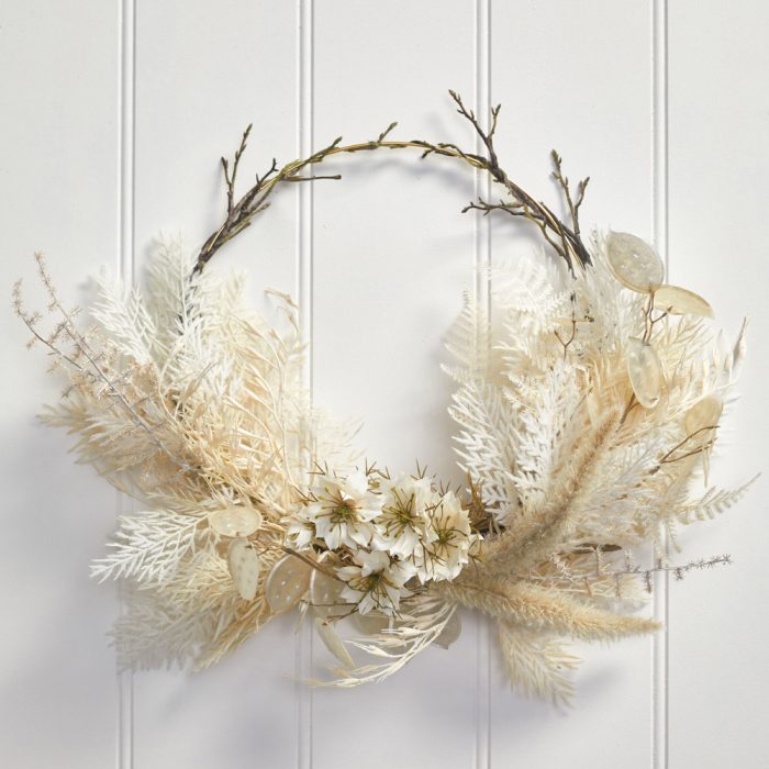 Dry White Christmas Wreath